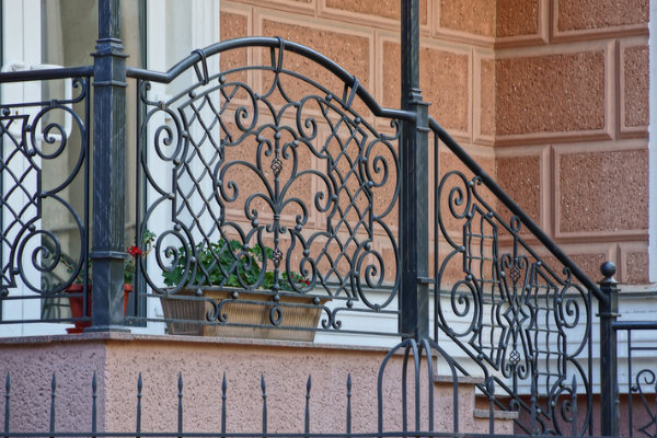 Handrail Ideas for a Stunning Staircase in Conroe, TX