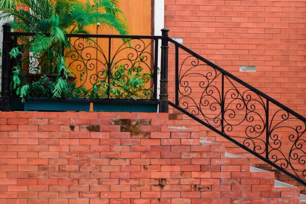 Handrail Ideas for a Stunning Staircase in Conroe, TX
